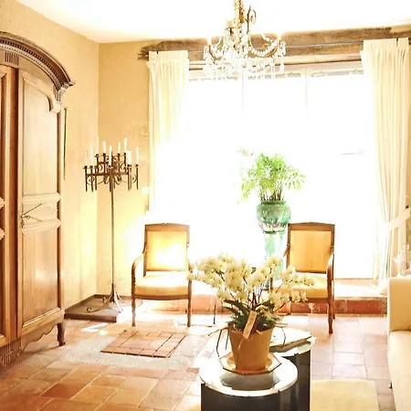 Maison De La Porte Fortifiée Couette-café