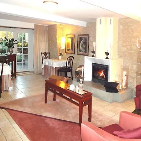 Couette-café Maison De La Porte Fortifiée Montesquiou